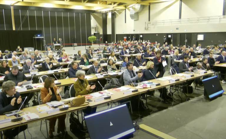 Séance plénière des élus du 13 décembre 2024 à Lons Le Saunier : la Présidente répond à l’UNSA.